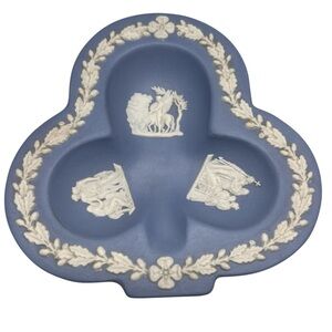 Vintage Wedgwood Jasperware Clover Shaped Ashtray Trinket Dish Blue White